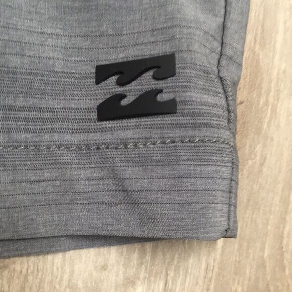 Mens Billabong Submersibles Shorts‎ - Picture 2 of 9